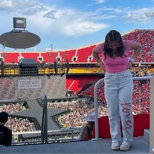 Meet your Posher, Violet